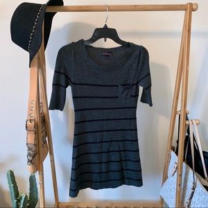 gray stretchy sweater🖤